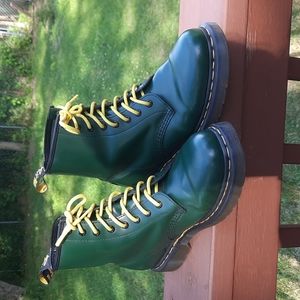 Dr. Martens 1460 SMOOTH LEATHER LACE UP BOOTS GREEN Mens 9/ Womens 10